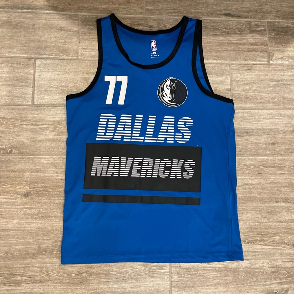 Dallas Mavericks (men’s Medium) Luca Doncic #77 Basketball Jersey